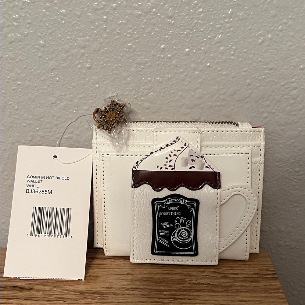 Betsey Johnson White Textured Card Holder